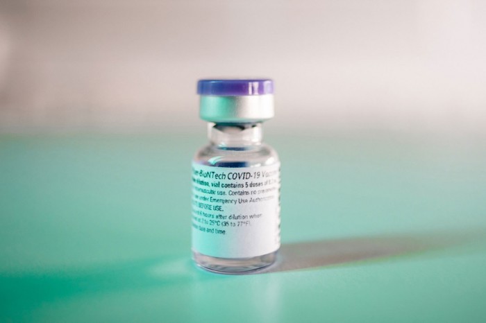 Moderna和辉瑞：早期接种COVID-19疫苗的人年底前或需接种加强针