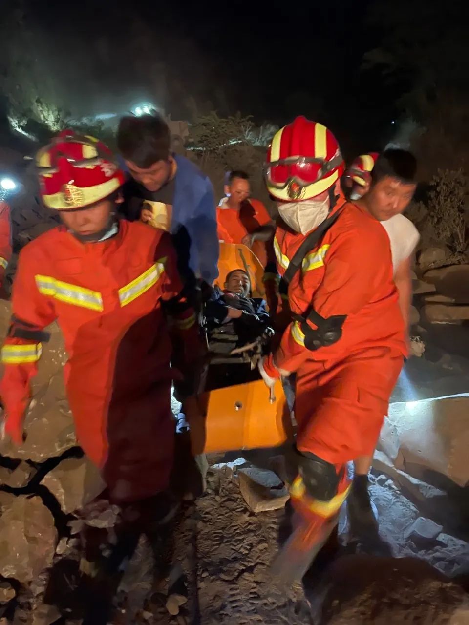 快速响应星夜驰援云南青海地震救援现场直击