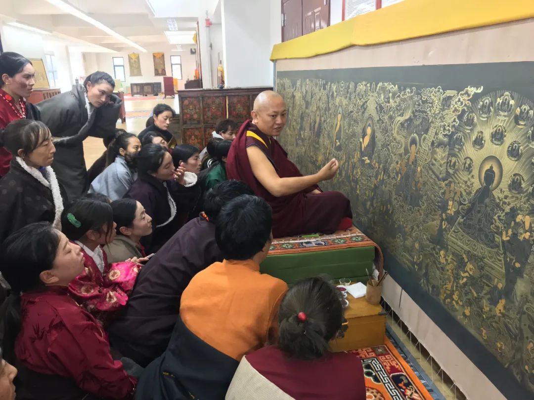 资料照片:2020年11月3日,嘉阳乐住仁波切在位于四川阿坝藏族羌族自治