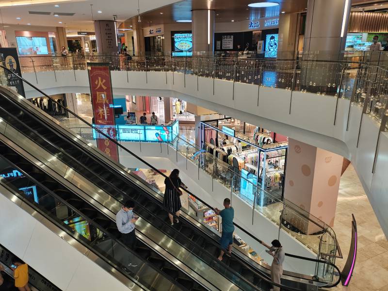 皇庭广场正常营业 张慧敏摄