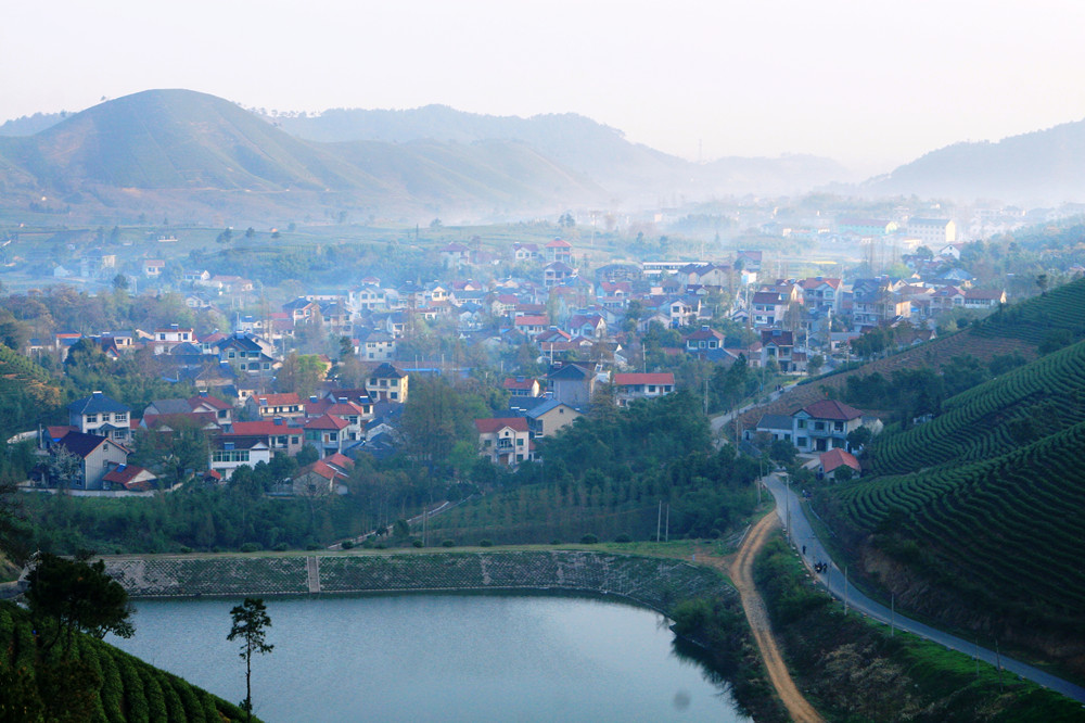 &nbsp;&nbsp;安吉县梅溪镇黄杜村景色.