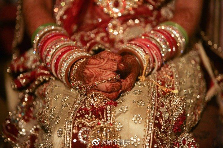 近百名宾客出席，印度一对新人包机办婚礼遭调查