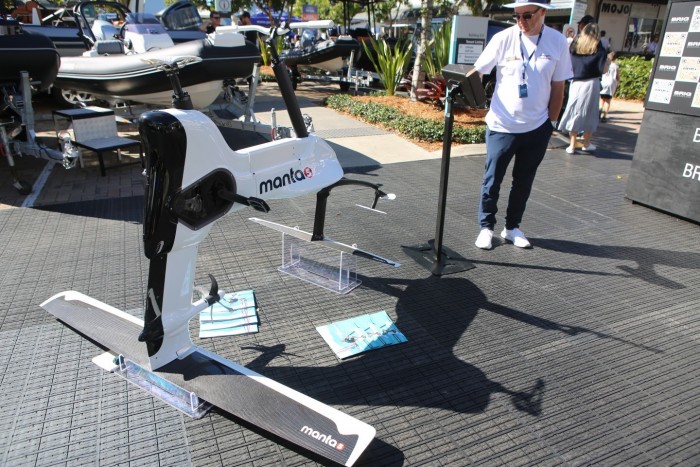 manta5xe1电动水翼自行车开始生产并计划推出更多车型