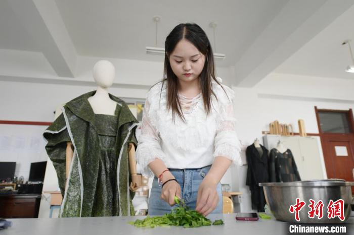 吉林女大学生自创可食用服装