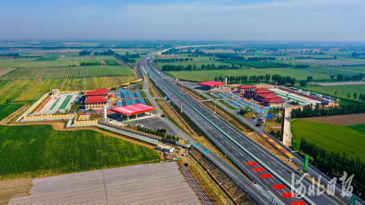 高清大图雄安新区四纵三横对外高速公路通道建成通车