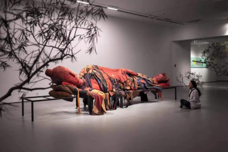 她创作的可爱佛像,深受藏家喜爱:简直是疗愈佳作|艺术家_新浪财经