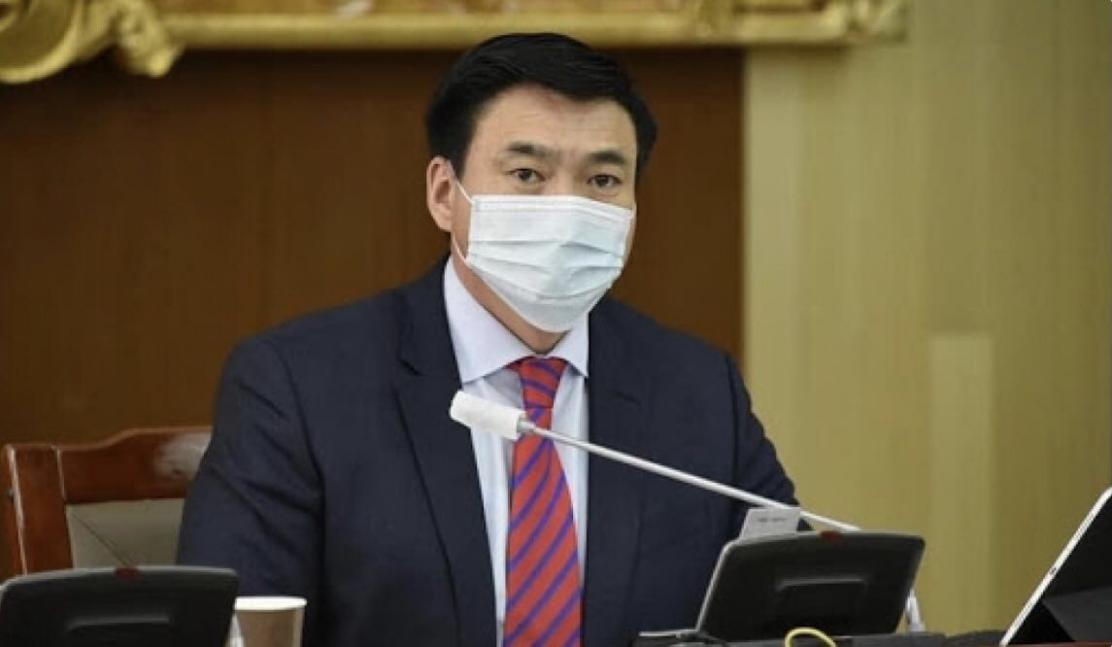 △蒙古国政府副总理兼国家紧急状况委员会主席阿木尔赛罕5日向媒体通报政府会议决定(图片来源:蒙古国Eagle.mn新闻网)