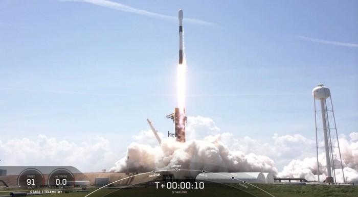 SpaceX又发射了60颗Starlink卫星 声称迄今已接到超过50万份服务预订单