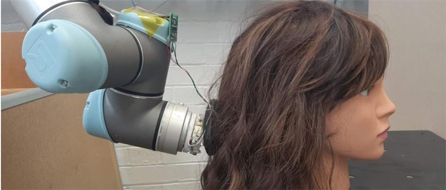 机器人也会梳头了：直发卷发都能梳 梳开打结头发不会痛