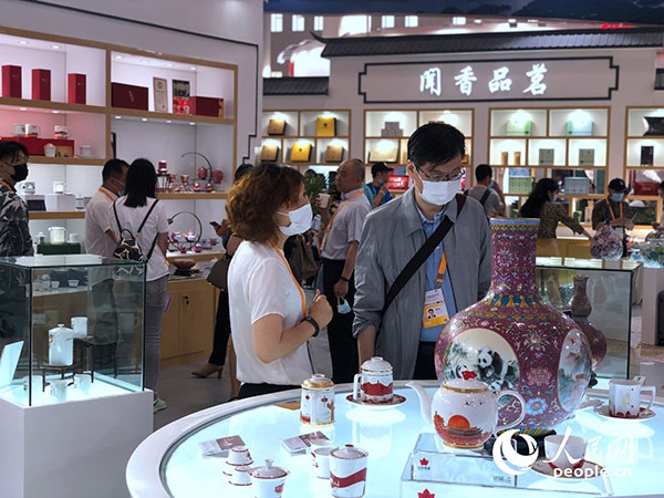 聚焦消博会：中国品牌拓展“朋友圈” 各地精品迎来新商机