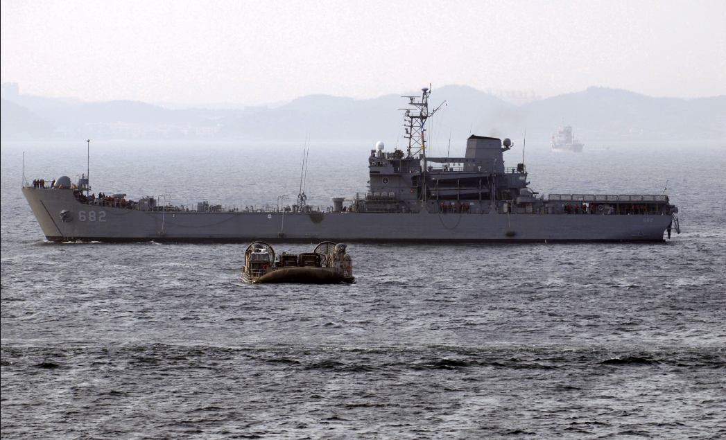 韩国军舰上首次出现新冠疫情大暴发，已有38名舰员感染