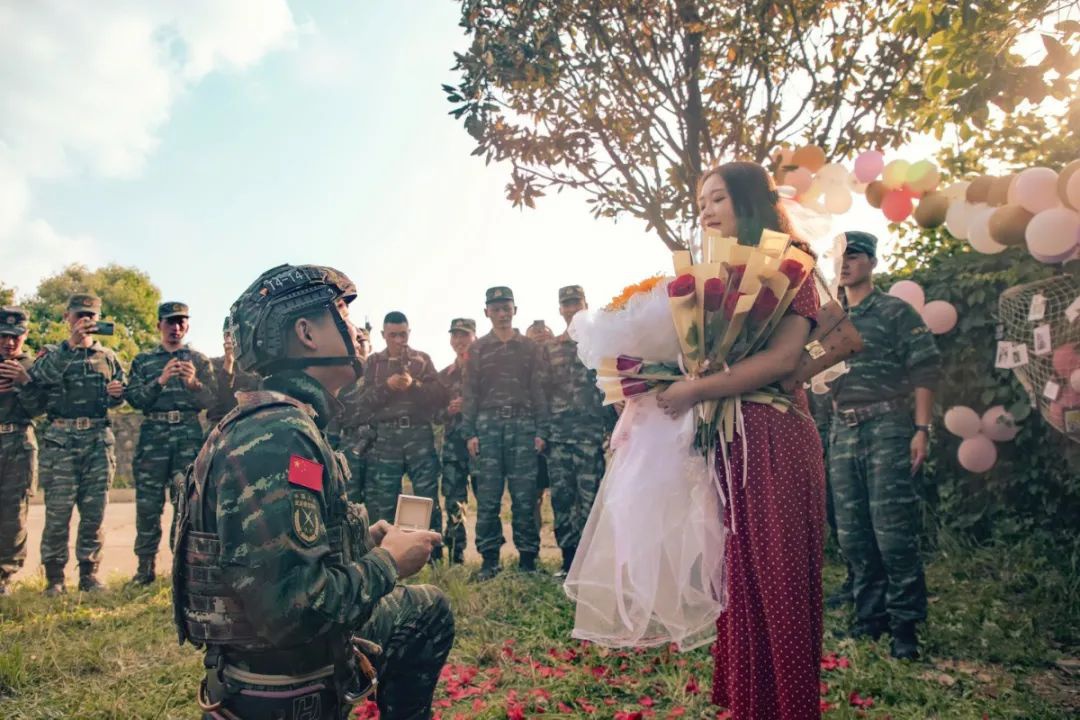 七年爱情长跑特战尖兵从天而降浪漫求婚