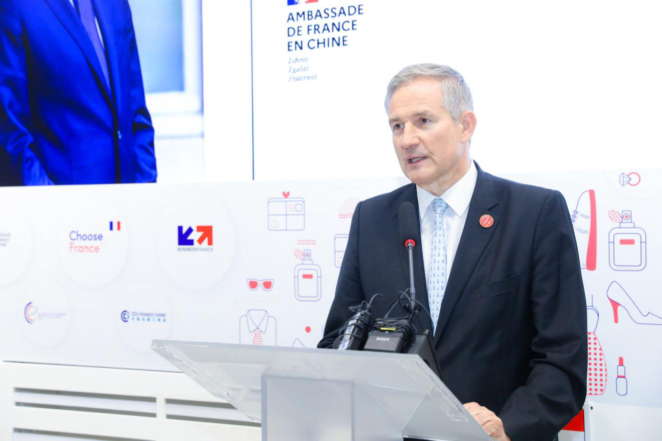 (法国驻华大使罗梁)