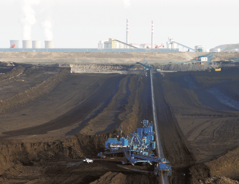 煤电联营航母在伊敏启航