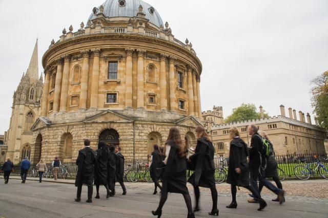 牛津大学爆发“文化战争”？要求拆殖民者雕像，150多名讲师罢工