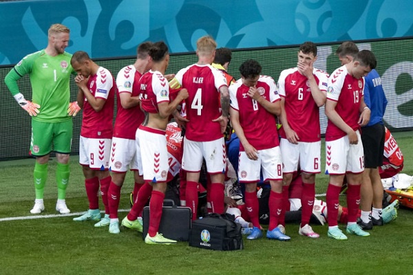 欧洲杯赛场突发埃里克森球场突发晕厥阿氏综合征心源性猝死该如何急救