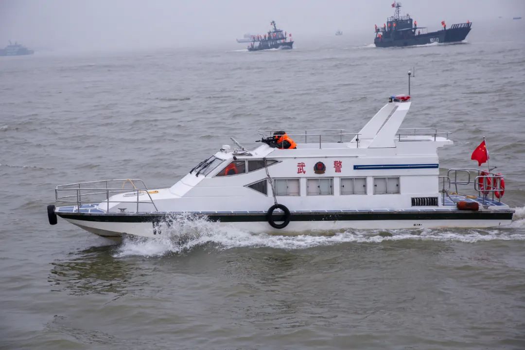 超燃武警岳阳支队开展水上联合救援暨反恐演练