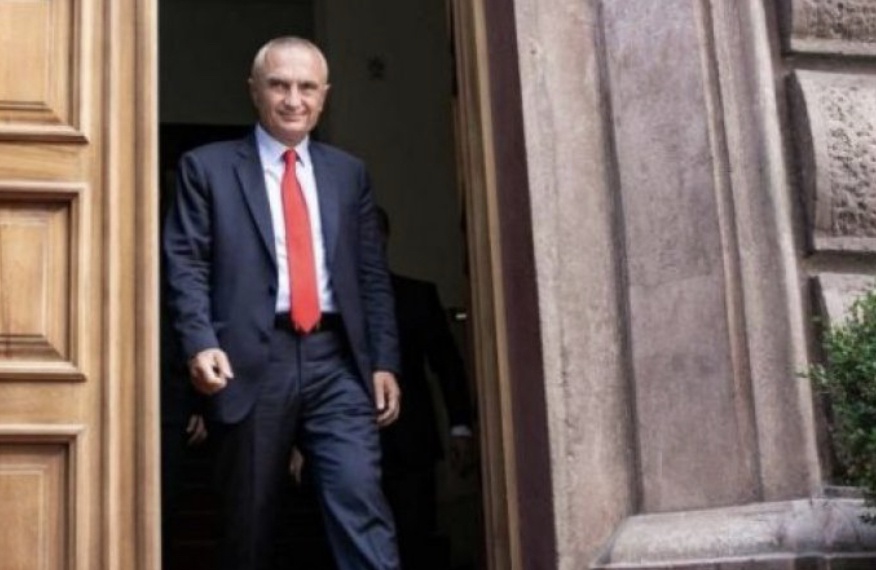阿尔巴尼亚议会提请本国宪法法院解除总统梅塔的职务