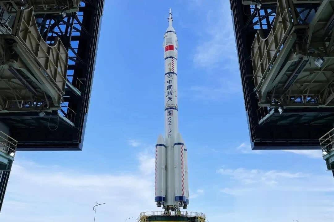 长二F火箭具备10天内及20天内两种状态的应急发射能力。