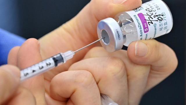 韩国报告首例接种AZ疫苗后死亡病例，出现严重血栓不良反应