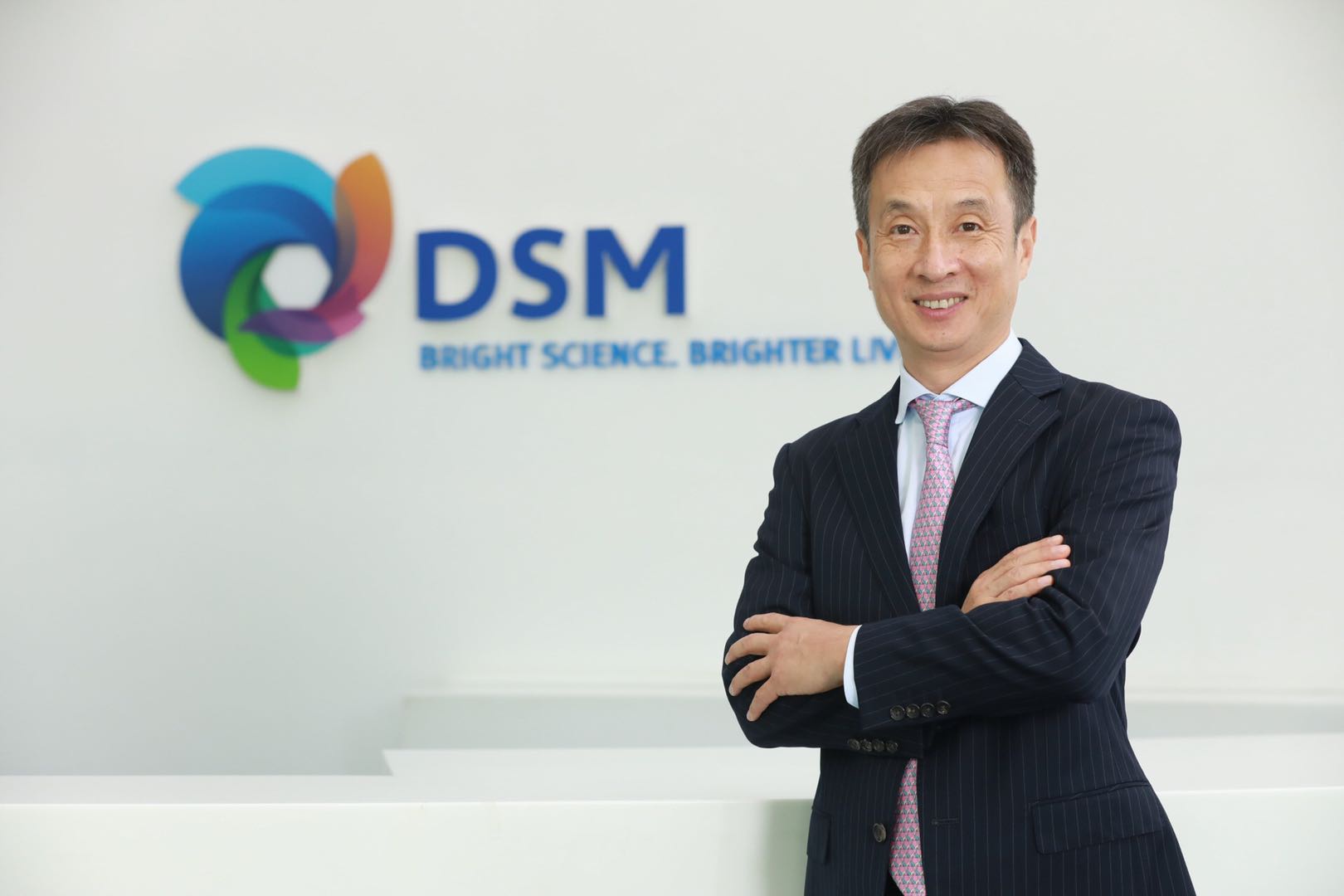 老总格局_鸿星尔克老总图片(3)