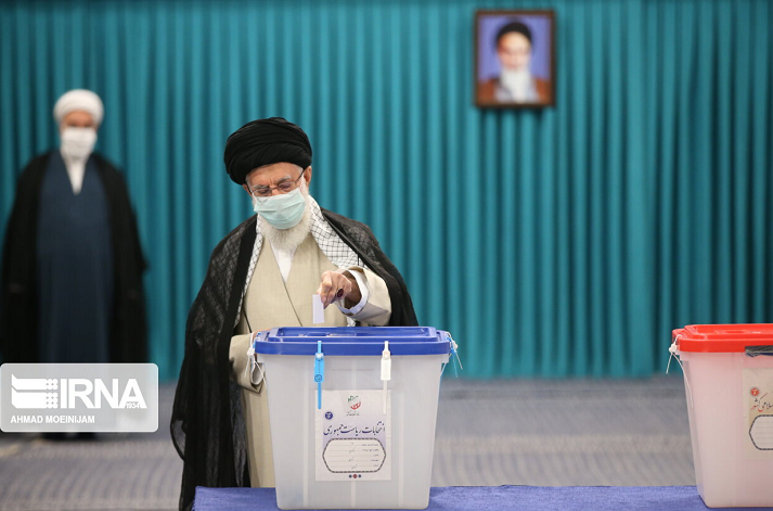 伊朗总统选举正式拉开序幕 最高领袖哈梅内伊投下选票