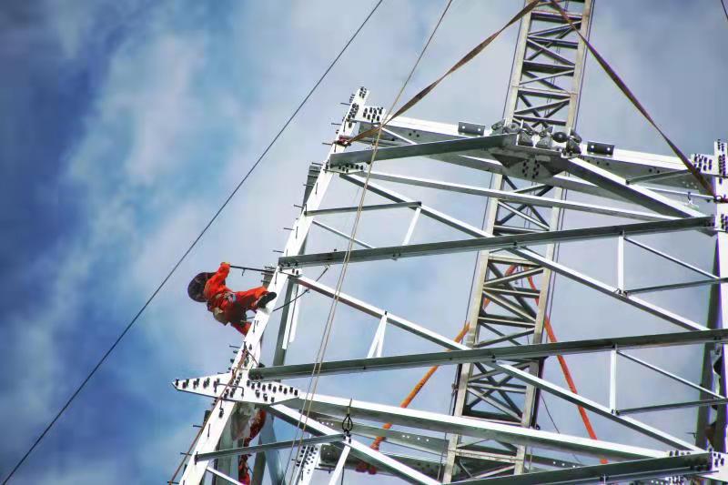 1000千伏南昌长沙特高压工程第5标段铁塔组立全面展开