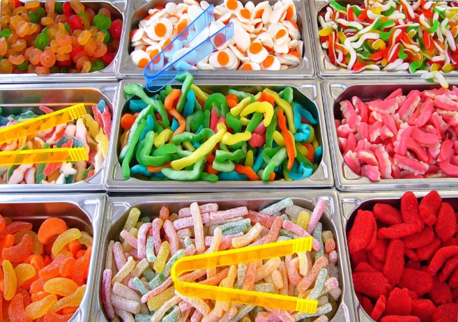 拿糖来取悦儿童并不是明智的选择。（图片来源：pixabay）