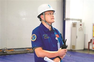 任务推迟他临危不乱丰富经验守护太空快递