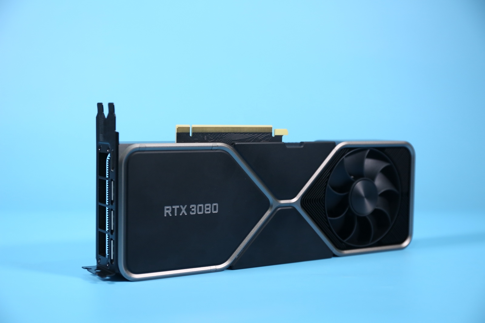 曾爆炒到1.8万的RTX 3080 现在价格大跌还卖不动