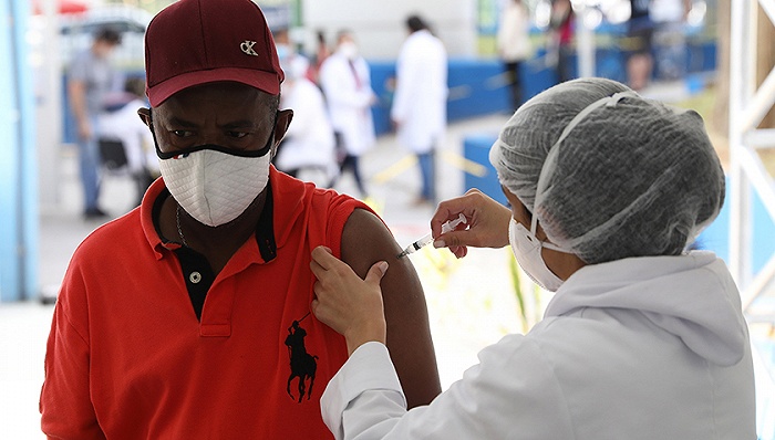 巴西累计病亡超50万，印度移民咨询人数暴增 | 国际疫情观察（6月20日）