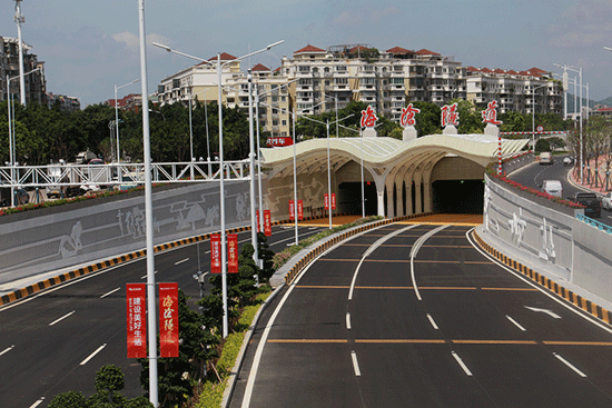 我国大陆第三条公路海底隧道——厦门第二西通道(厦门海沧隧道)试通车