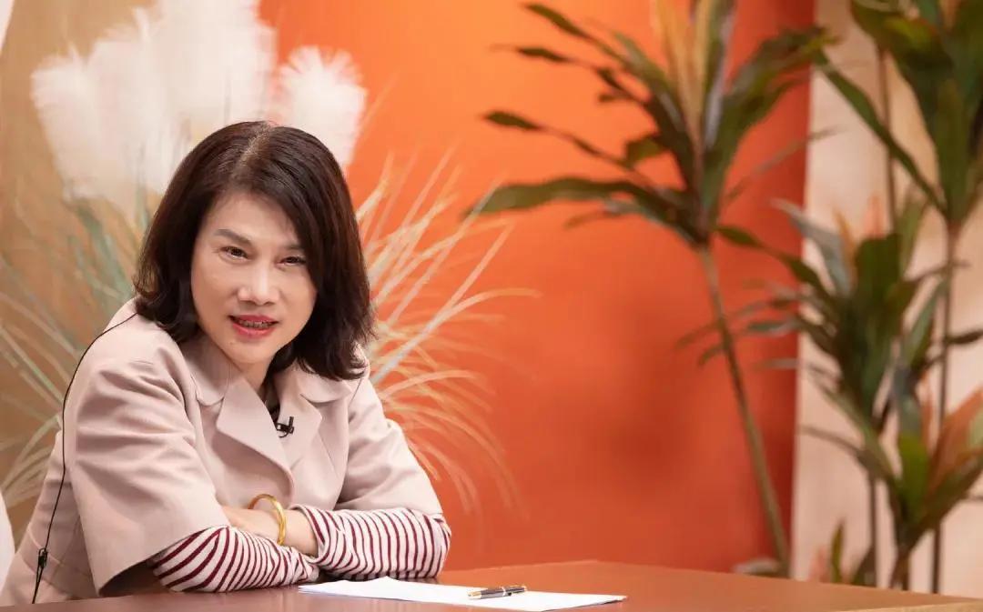 今天带你认识不一样的董明珠