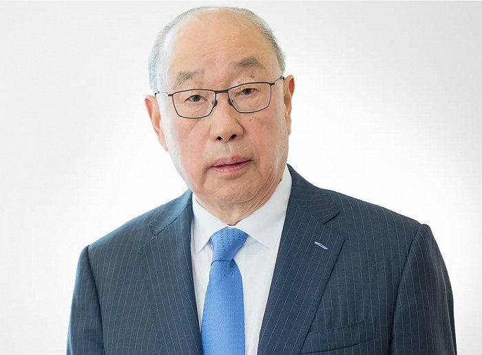 81岁万隆罢免双汇太子1900亿猪肉帝国谁接班