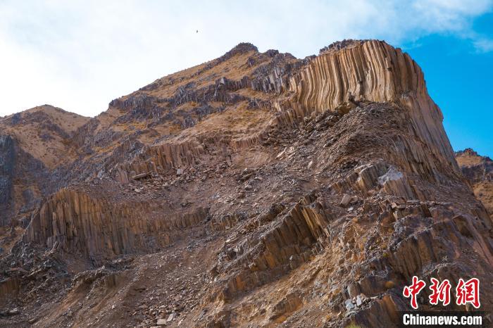 图为青海省境内火山岩柱状节理群。　青海省地质调查院 供图