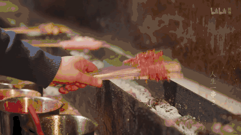 ▲&nbsp;铁岭烤生串。图/纪录片《人生一串2》