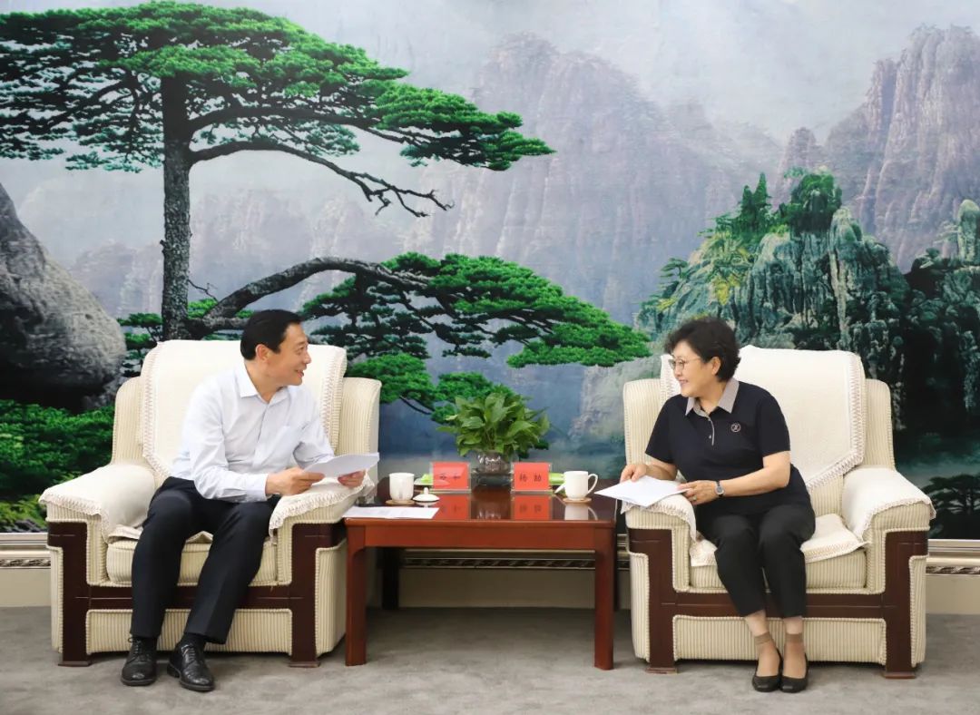 自治区生态环境厅党组书记厅长杨劼会见兴安盟盟长苏和一行