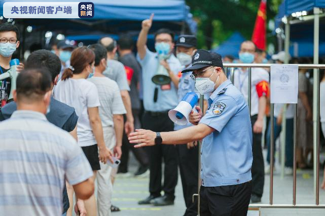 广州投入6万警力阻断疫情扩散