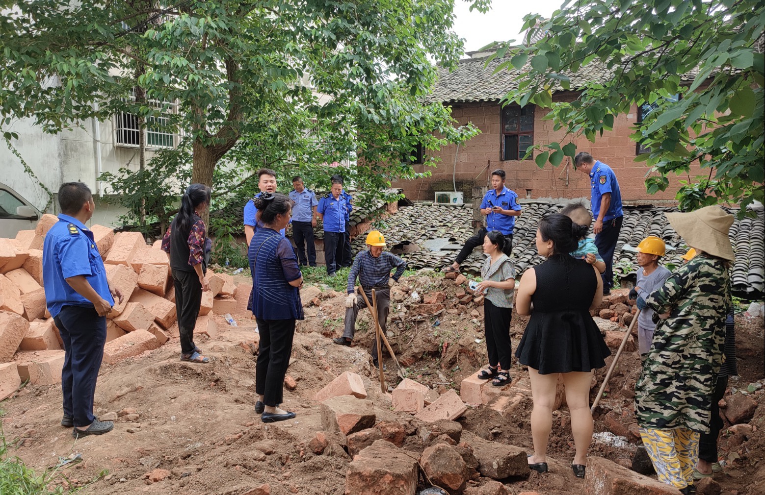 6月17日,江西鹰潭余江区锦江镇农贸市场社区的最大用电负荷已超过现有