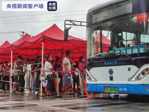 上海公交再次加大流动接种车投放力度