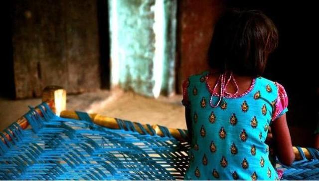 印度15岁女孩与姐夫私奔后，家人将她卖给35岁男子：只要1万3
