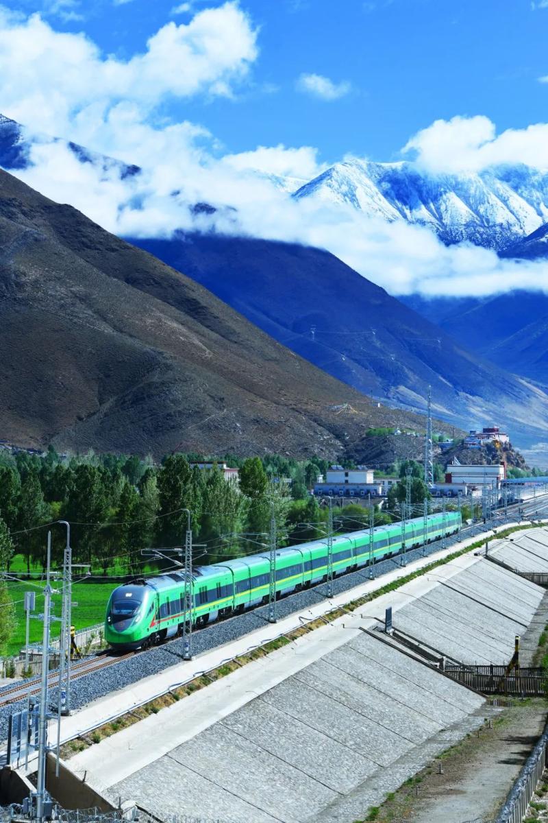 坐火车过雅鲁藏布江,能看到哪些超级工程?|铁路_新浪财经_新浪网