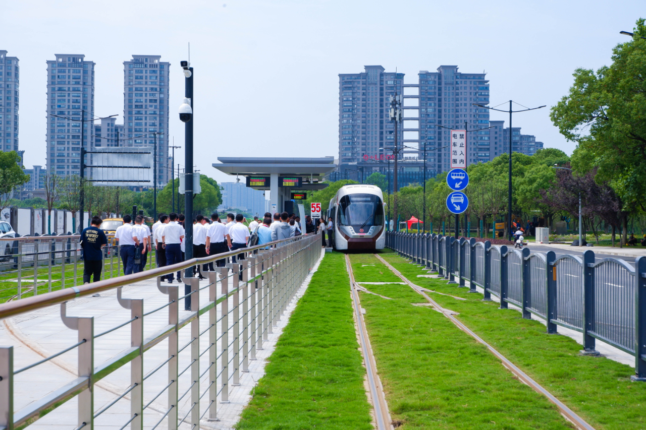 免费乘车100天嘉兴有轨电车来了