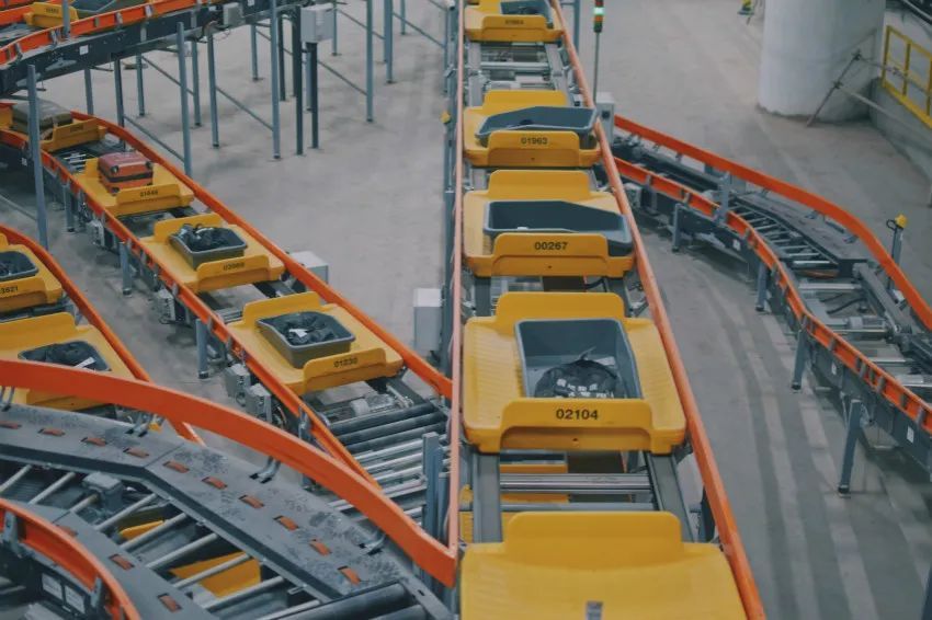 神鸟比翼天府国际机场正式投运