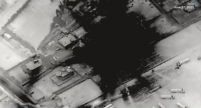 美军公布27日空袭视频截图