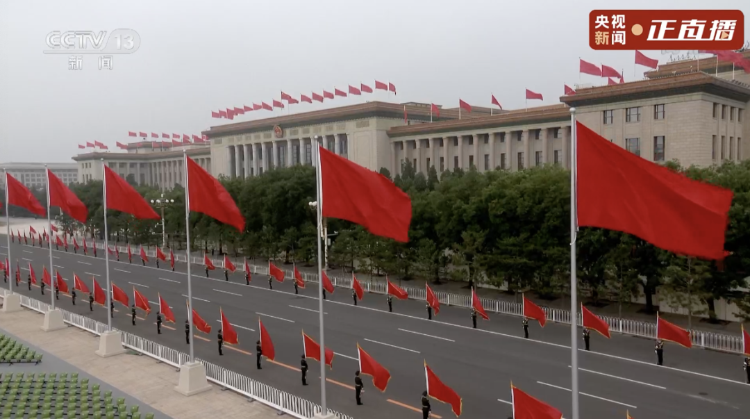 国宾护卫队护送！今天，最高礼遇献给功勋党员休闲区蓝鸢梦想 - Www.slyday.coM