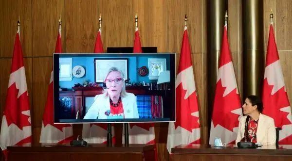 △加拿大联邦与原住民关系部长卡罗琳·本尼特6月2日通过视频参加的新闻发布会