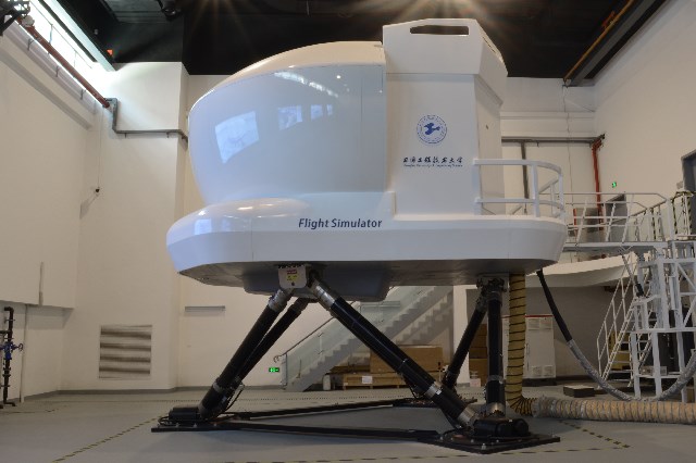上海工程技术大学自主研发飞行模拟机助力飞行人才培养