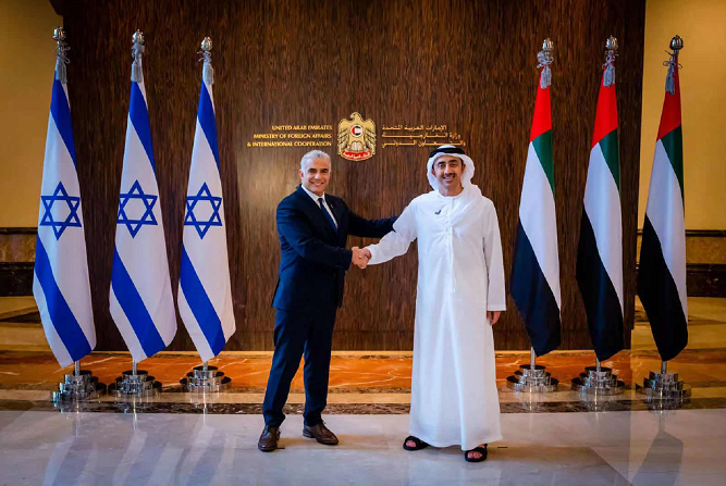 阿联酋外长与以色列外长在阿布扎比会面