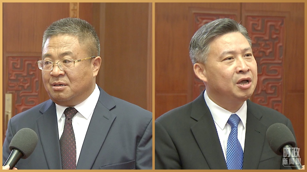 △甘肃省古浪县委书记李万岳(左)和浙江省安吉县委书记沈铭权(右)被授予全国优秀县委书记称号。(总台央视记者王鹏飞拍摄)